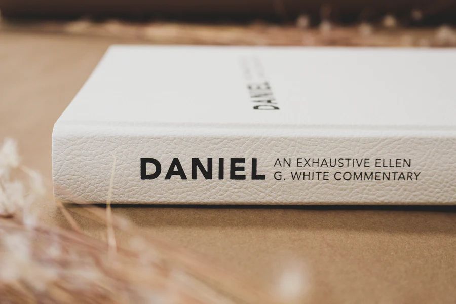 Oklahoma Academy Publishing-Daniel + Revelation, An Exhaustive Ellen G. White Commentary, Englisch_2542273_